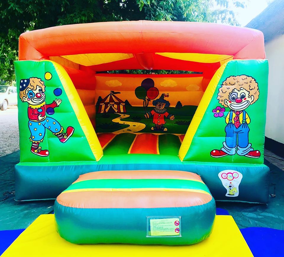 Bohócos ugrálóvár